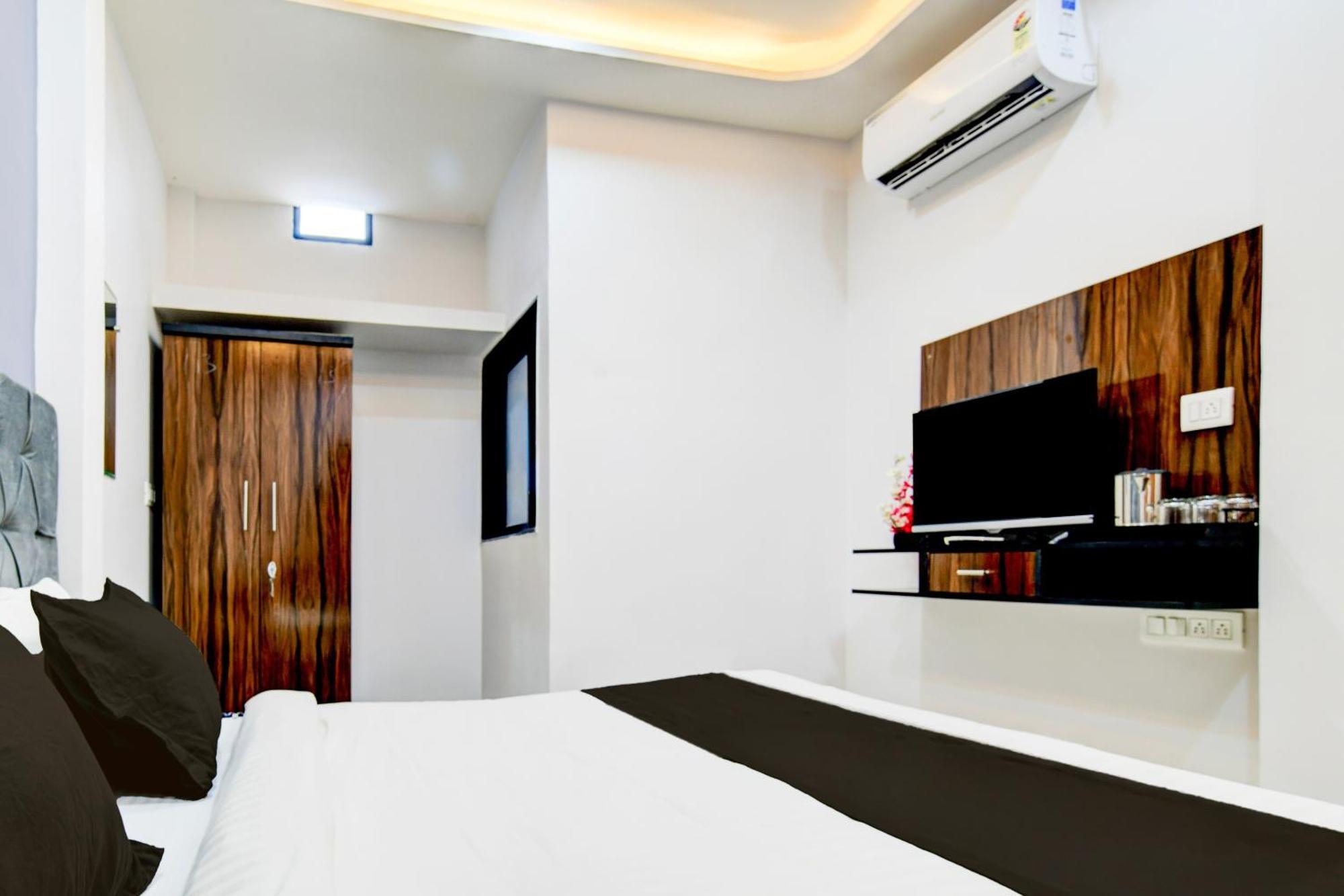 Super Hotel O D.V Near Medanta Hospital Indaur Exteriér fotografie